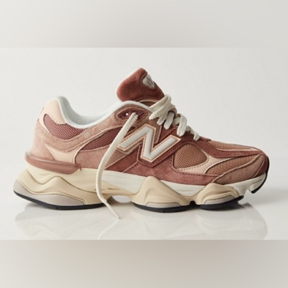 New Balance 9060 trainers 9 W in color Sparrow